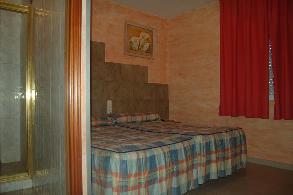 Hostal Mays Numancia de la Sagra Eksteriør bilde